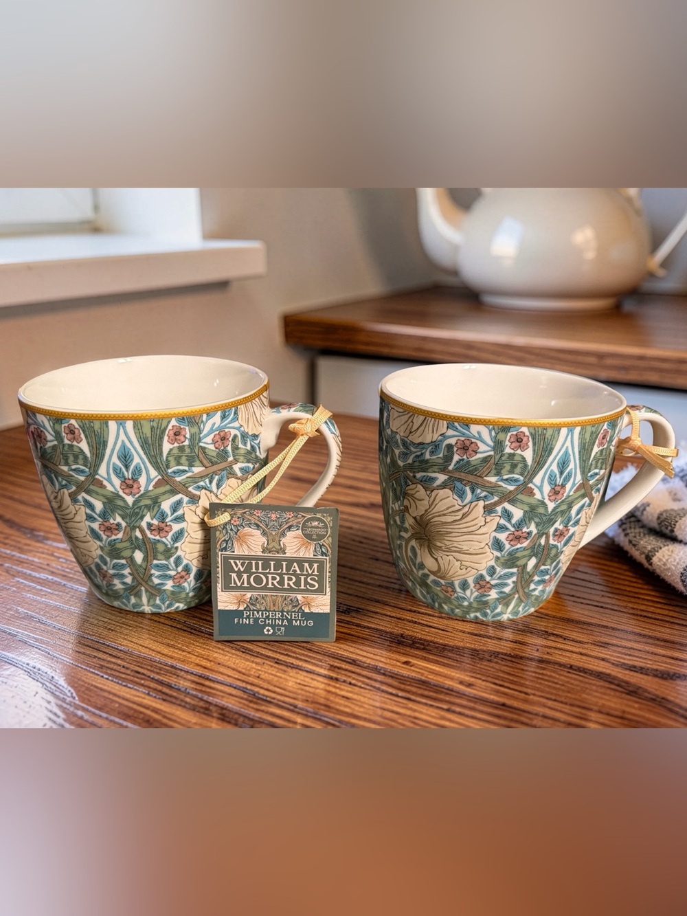 William Morris NWT Leonardo Collection Pimpernel Fine China Mug Set of 2